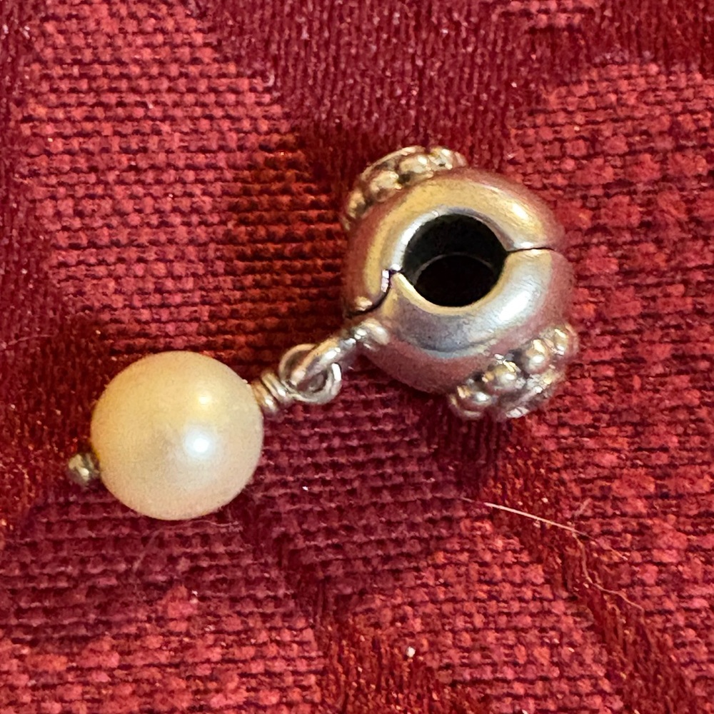 PANDORA PEARL OF WISDOM DANGLE CLIP - Picture 8 of 16